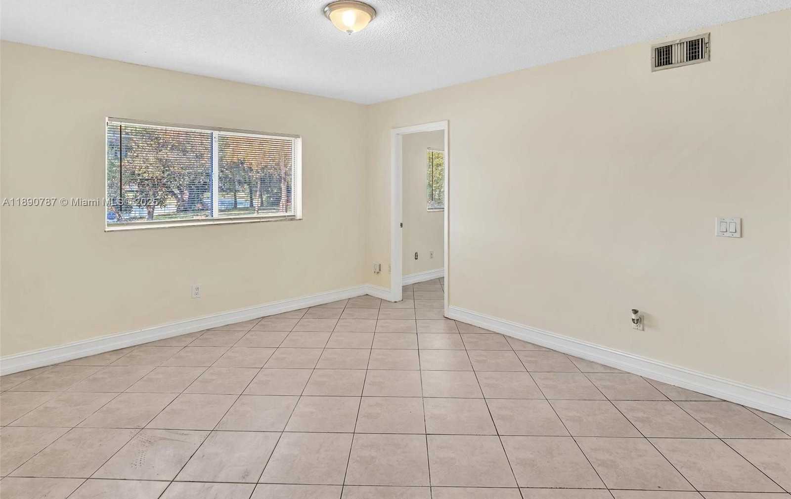 Small Image of 3610 NORTH 56TH AVE #202, Hollywood Number 4