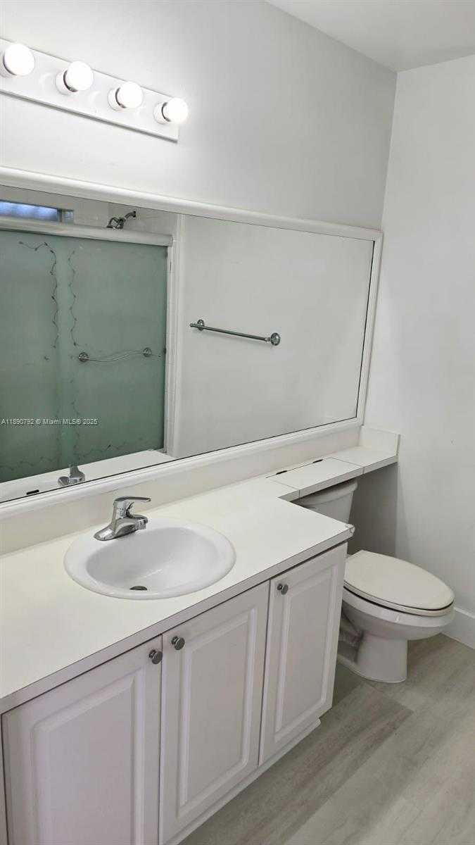 Small Image of 5245 NORTH WEST 112TH AVE #3, Doral Number 21