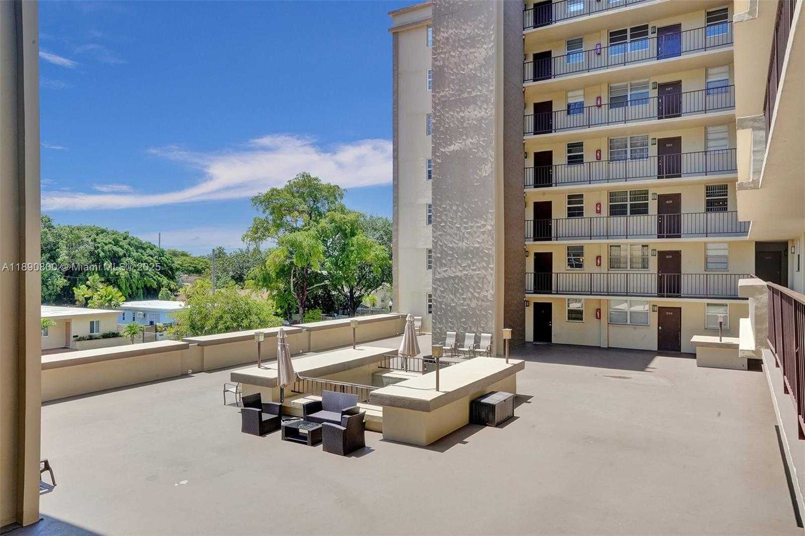 Small Image of 1811 JEFFERSON ST #310, Hollywood Number 27