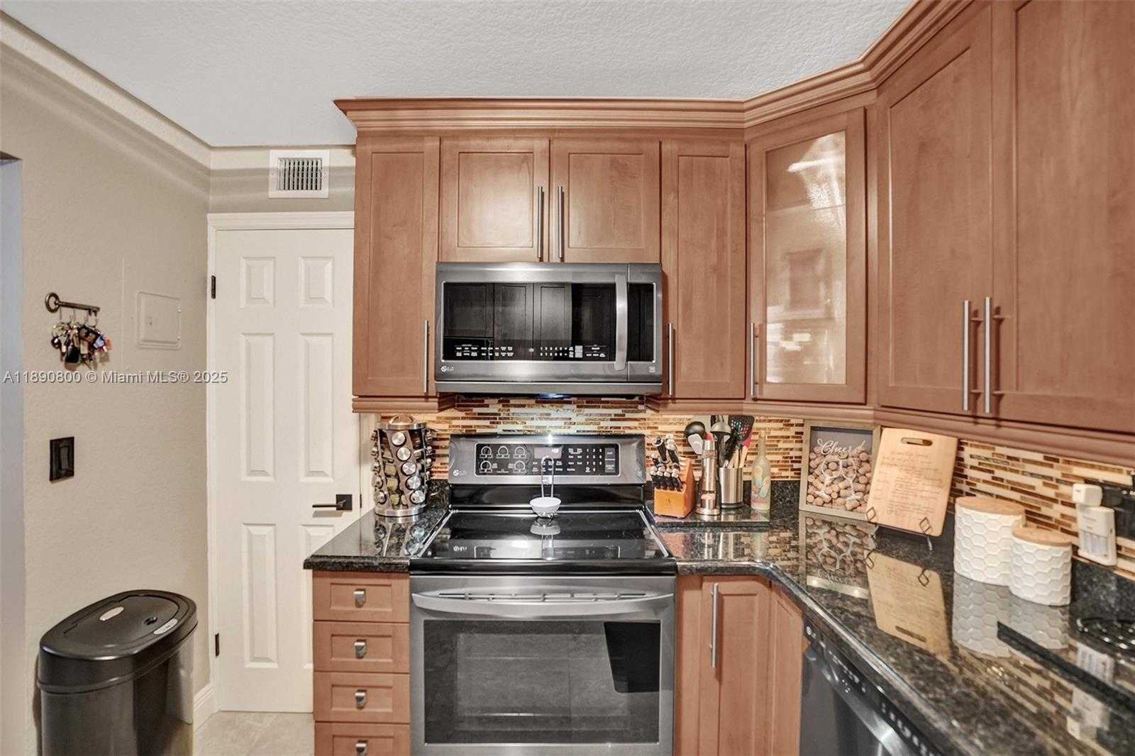 Small Image of 1811 JEFFERSON ST #310, Hollywood Number 35