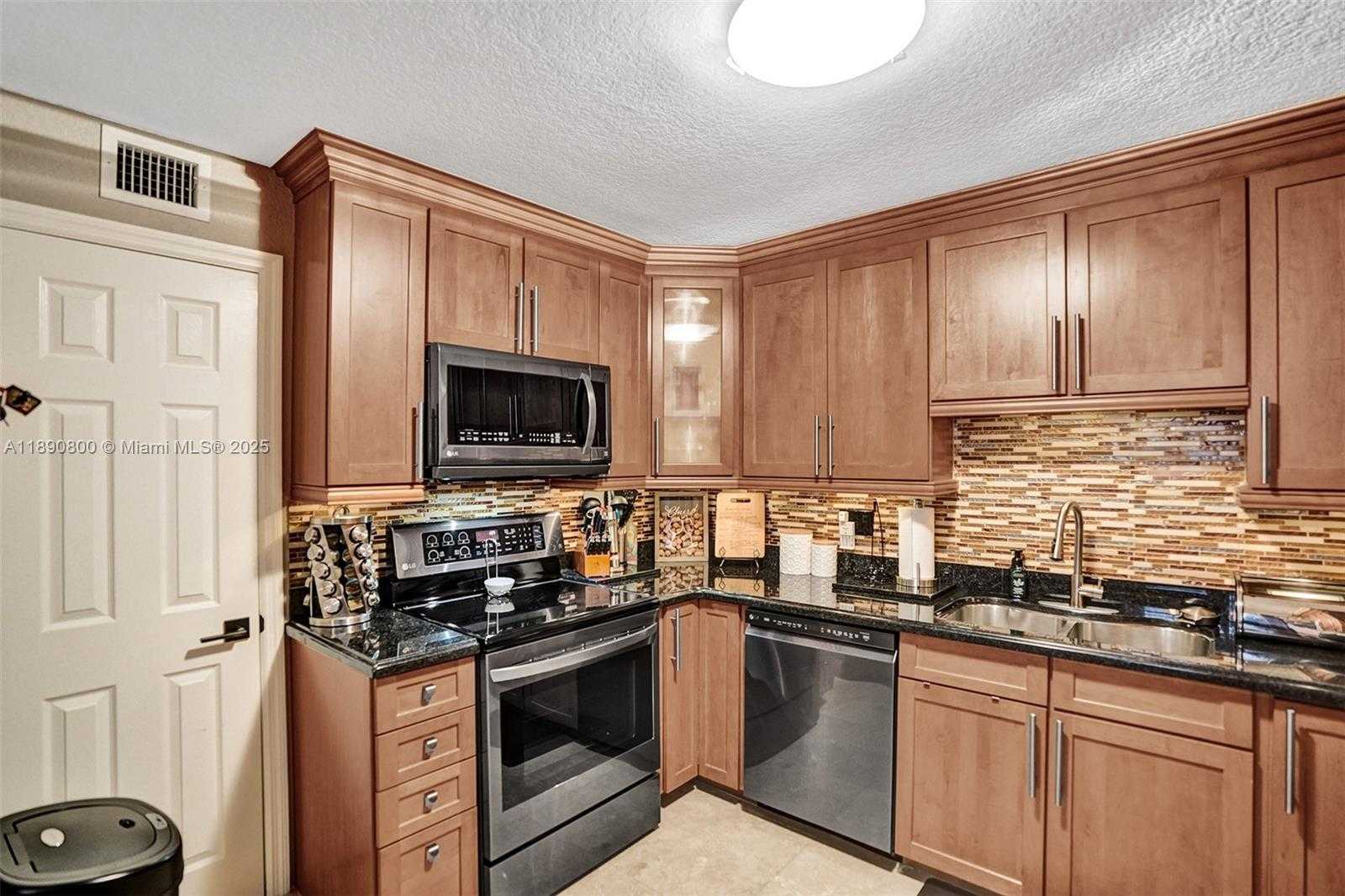 Small Image of 1811 JEFFERSON ST #310, Hollywood Number 38