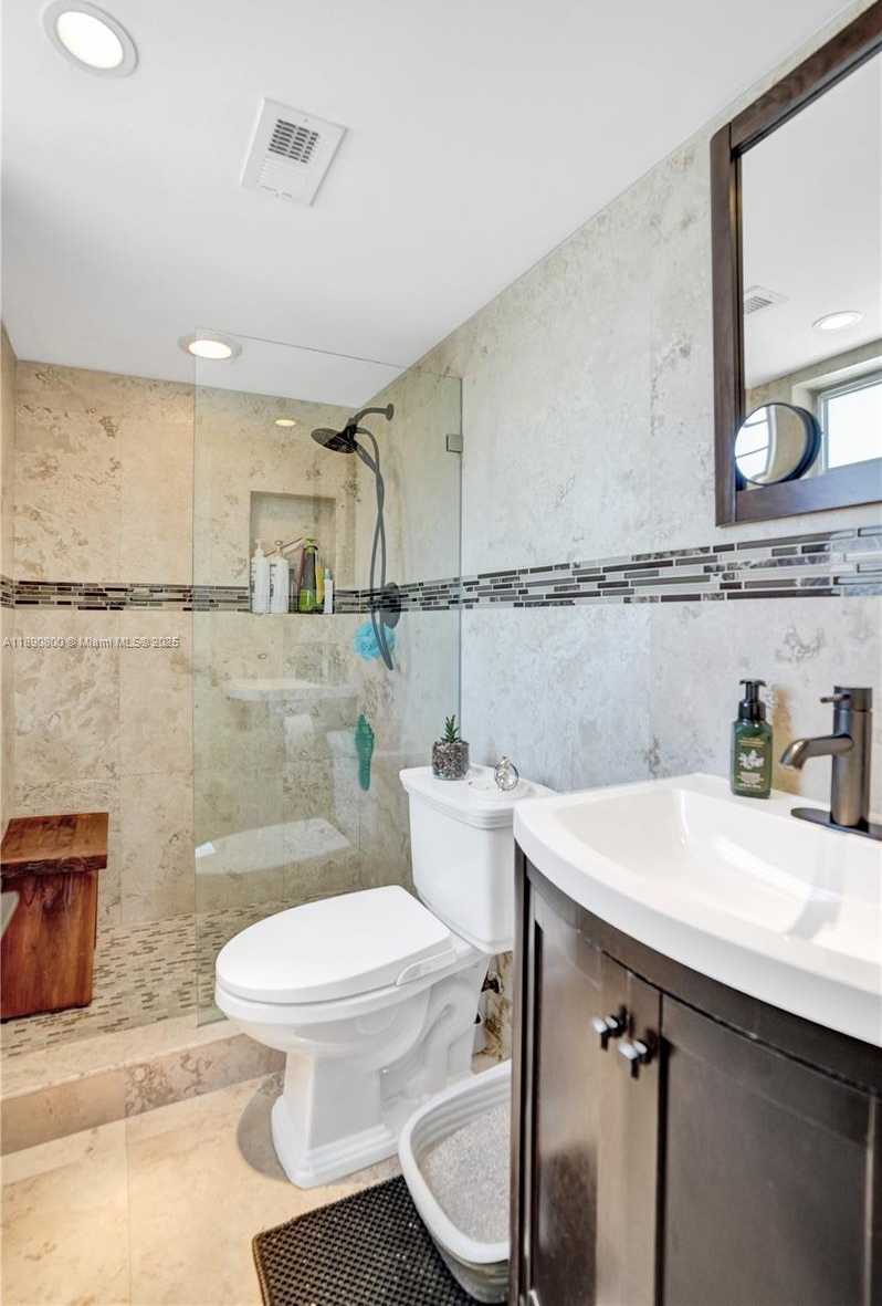 Small Image of 1811 JEFFERSON ST #310, Hollywood Number 46