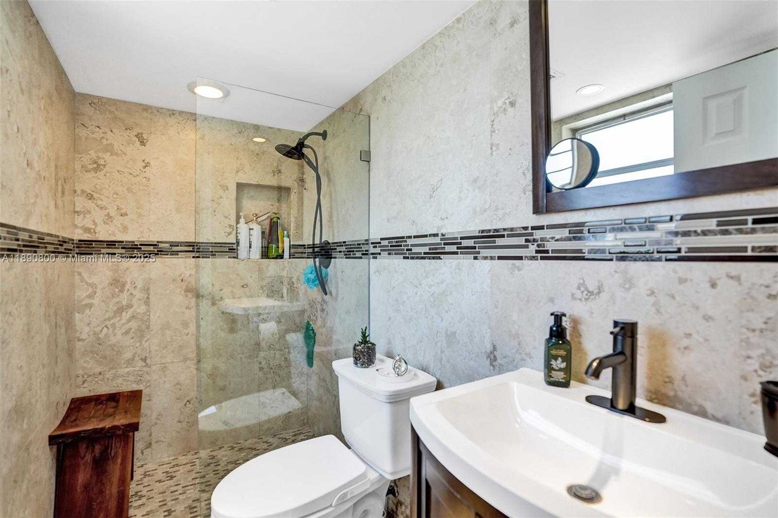 Small Image of 1811 JEFFERSON ST #310, Hollywood Number 47