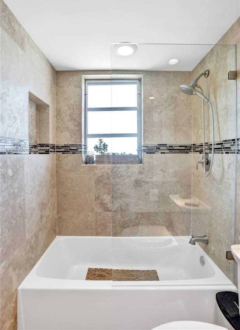 Small Image of 1811 JEFFERSON ST #310, Hollywood Number 54