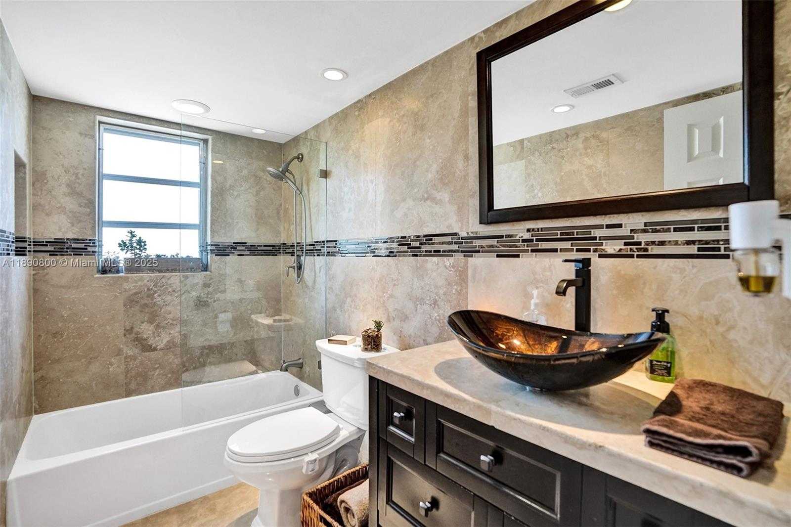 Small Image of 1811 JEFFERSON ST #310, Hollywood Number 56