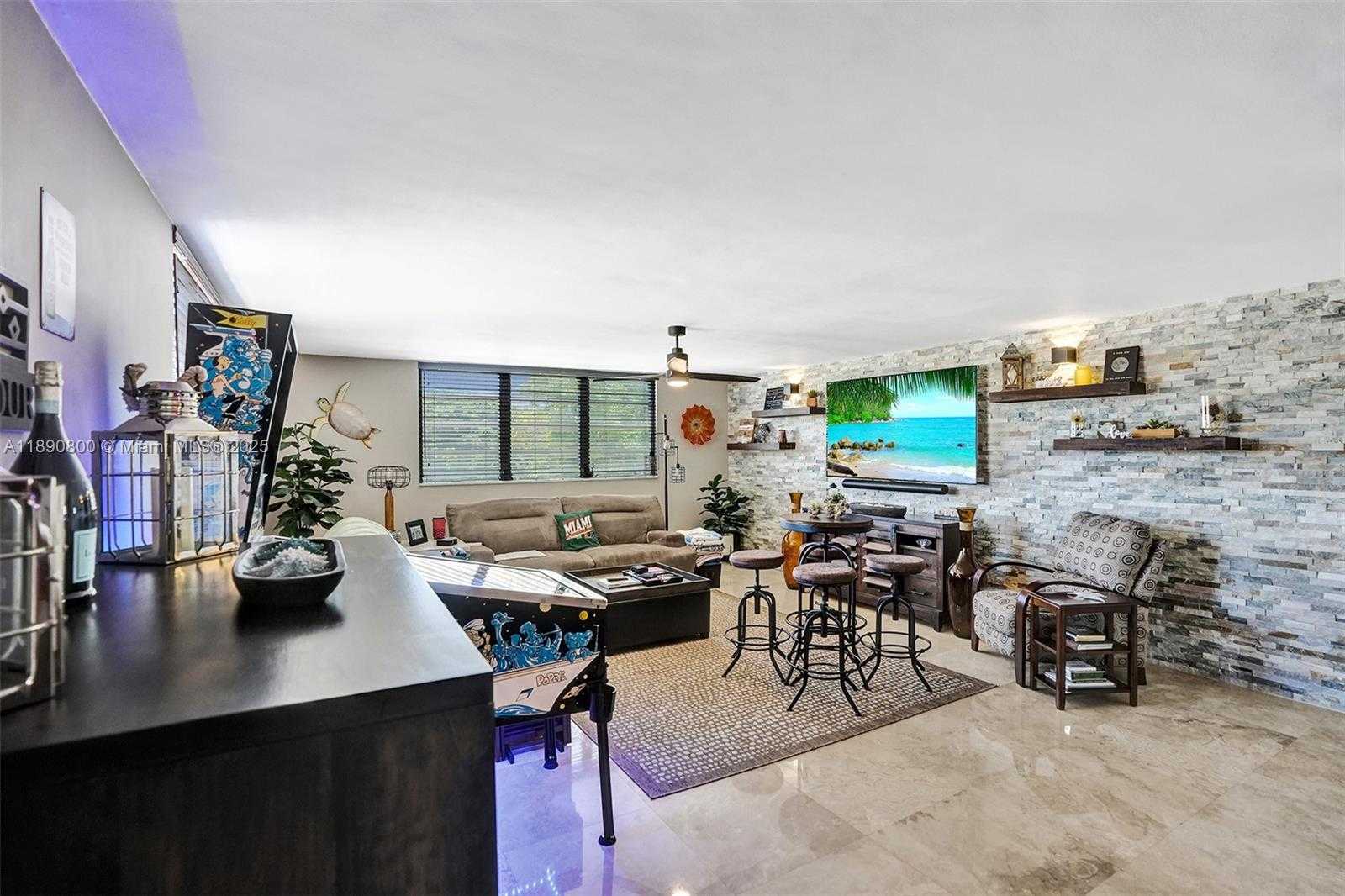 Small Image of 1811 JEFFERSON ST #310, Hollywood Number 64