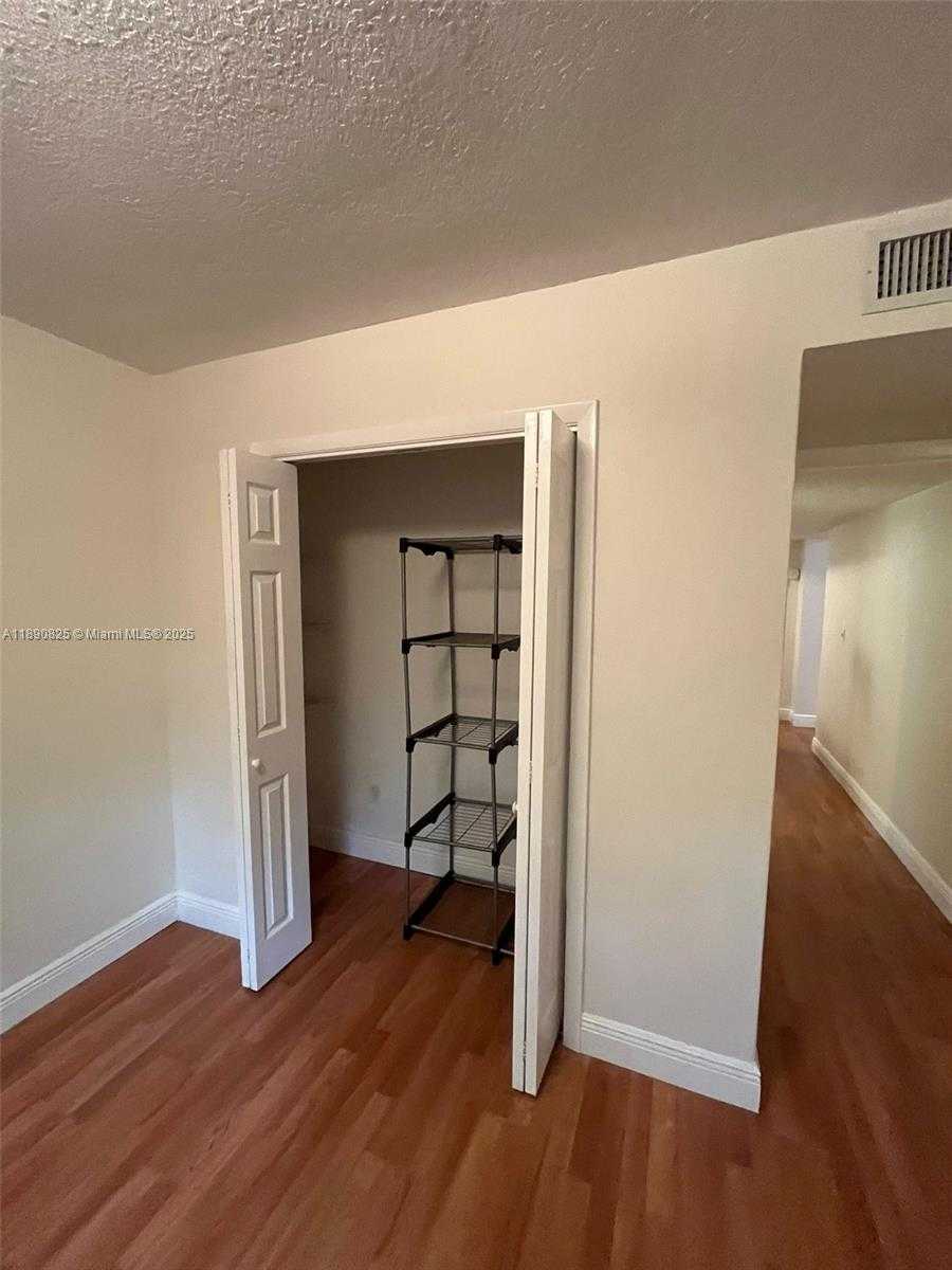 Small Image of 1856 OPECHEE DR #2, Miami Number 6
