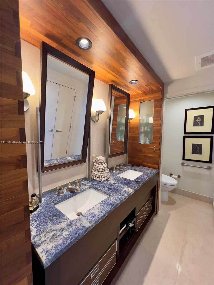Small Image of 6899 COLLINS AVE #1709, Miami Beach Number 15
