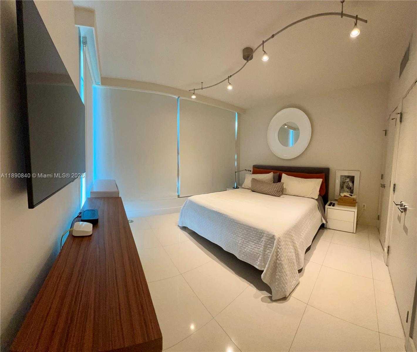 Small Image of 6899 COLLINS AVE #1709, Miami Beach Number 18