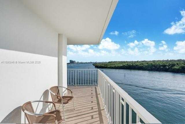 Small Image of 500 BAYVIEW DR #622, Sunny Isles Beach Number 16