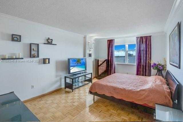 Small Image of 500 BAYVIEW DR #622, Sunny Isles Beach Number 6