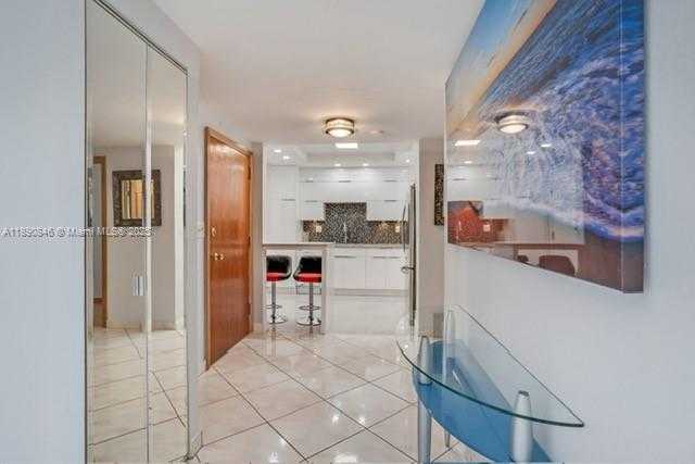 Small Image of 500 BAYVIEW DR #622, Sunny Isles Beach Number 7