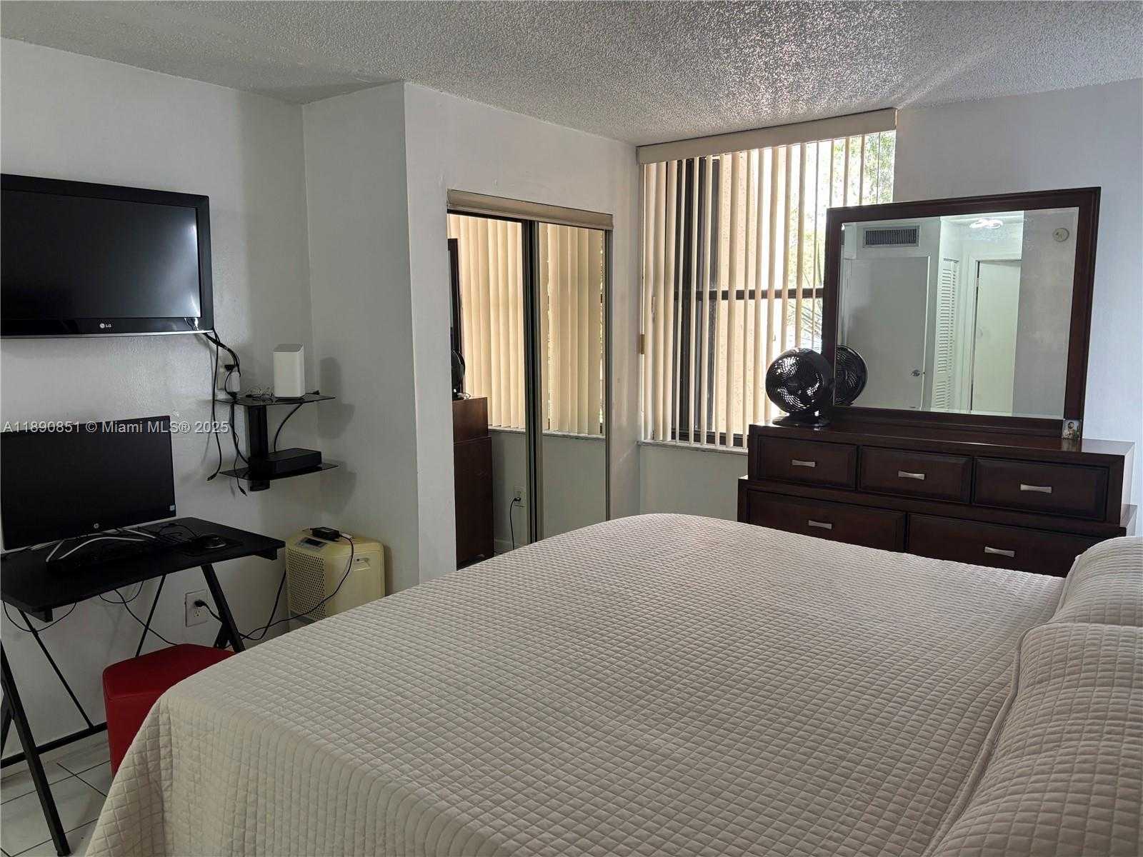 Small Image of 14501 NORTH KENDALL DR #207H, Miami Number 14