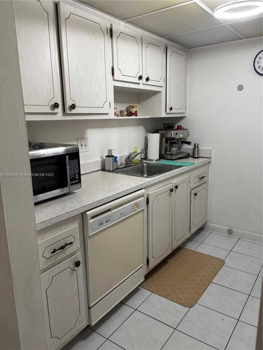 Small Image of 14501 NORTH KENDALL DR #207H, Miami Number 3