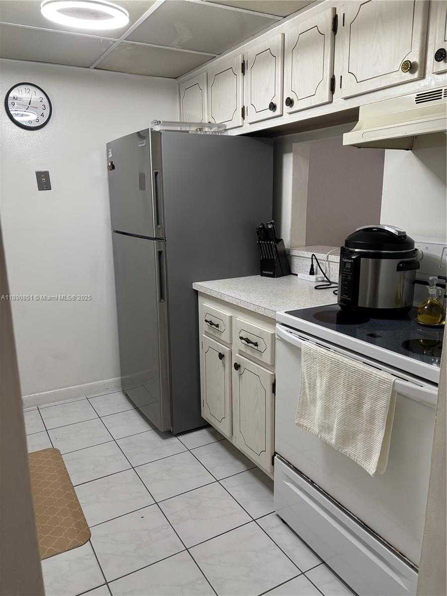 Small Image of 14501 NORTH KENDALL DR #207H, Miami Number 4
