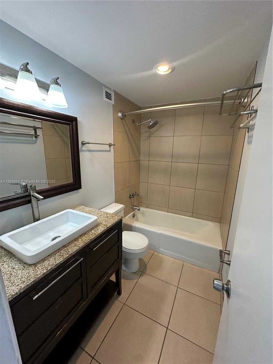 Small Image of 400 KINGS POINT DR #614, Sunny Isles Beach Number 10