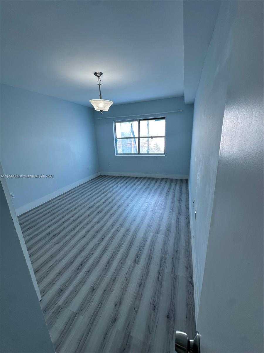Small Image of 400 KINGS POINT DR #614, Sunny Isles Beach Number 12