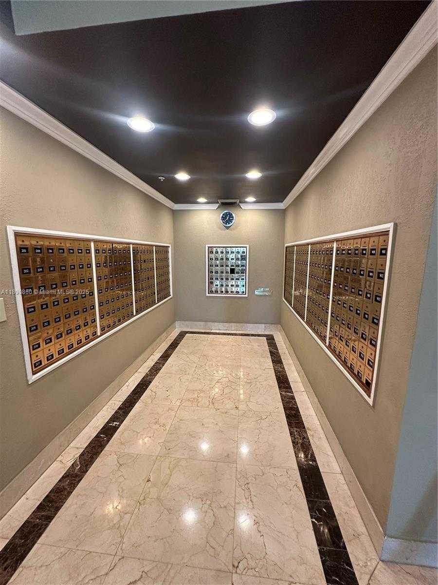 Small Image of 400 KINGS POINT DR #614, Sunny Isles Beach Number 17