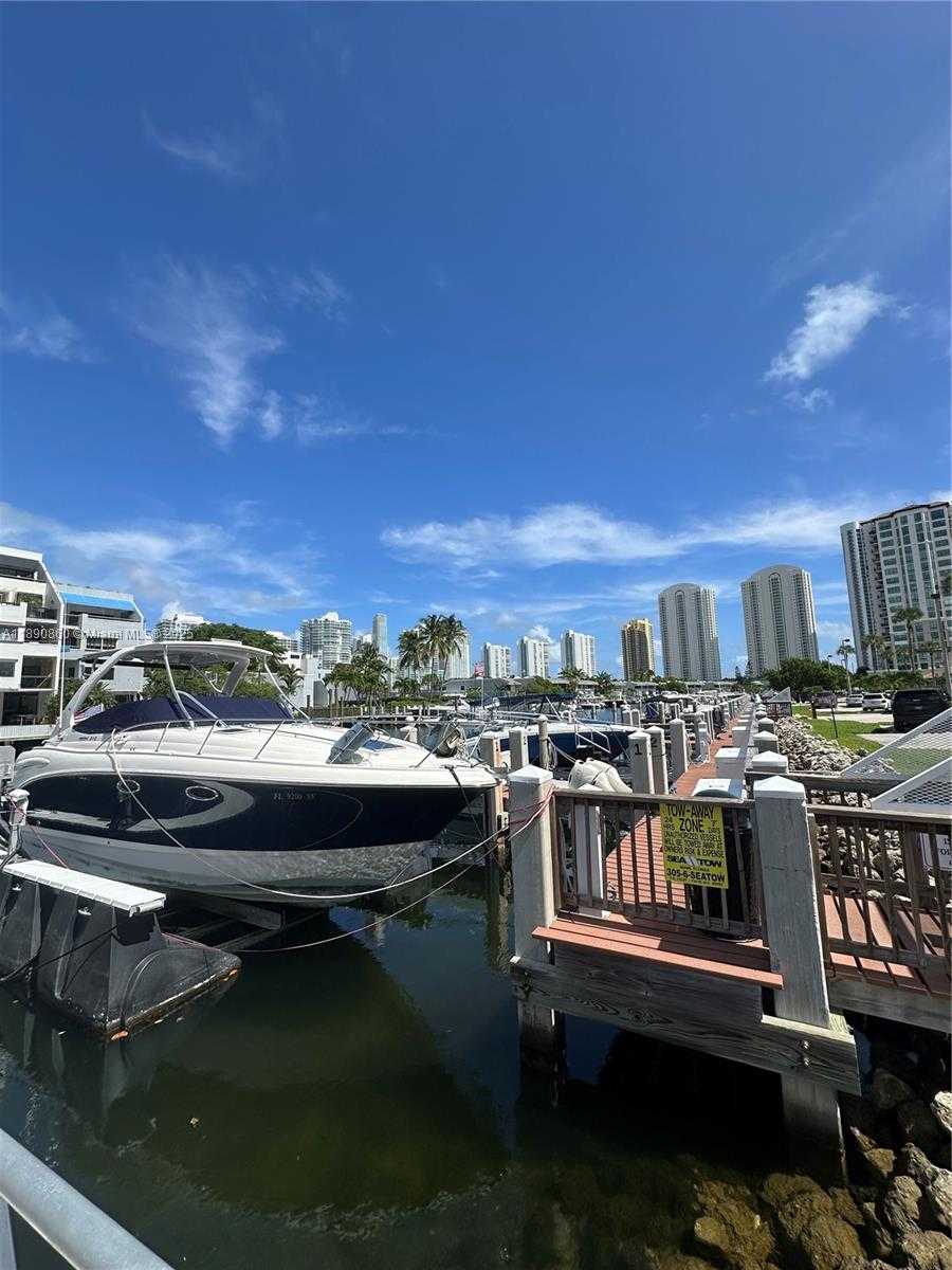 Small Image of 400 KINGS POINT DR #614, Sunny Isles Beach Number 18