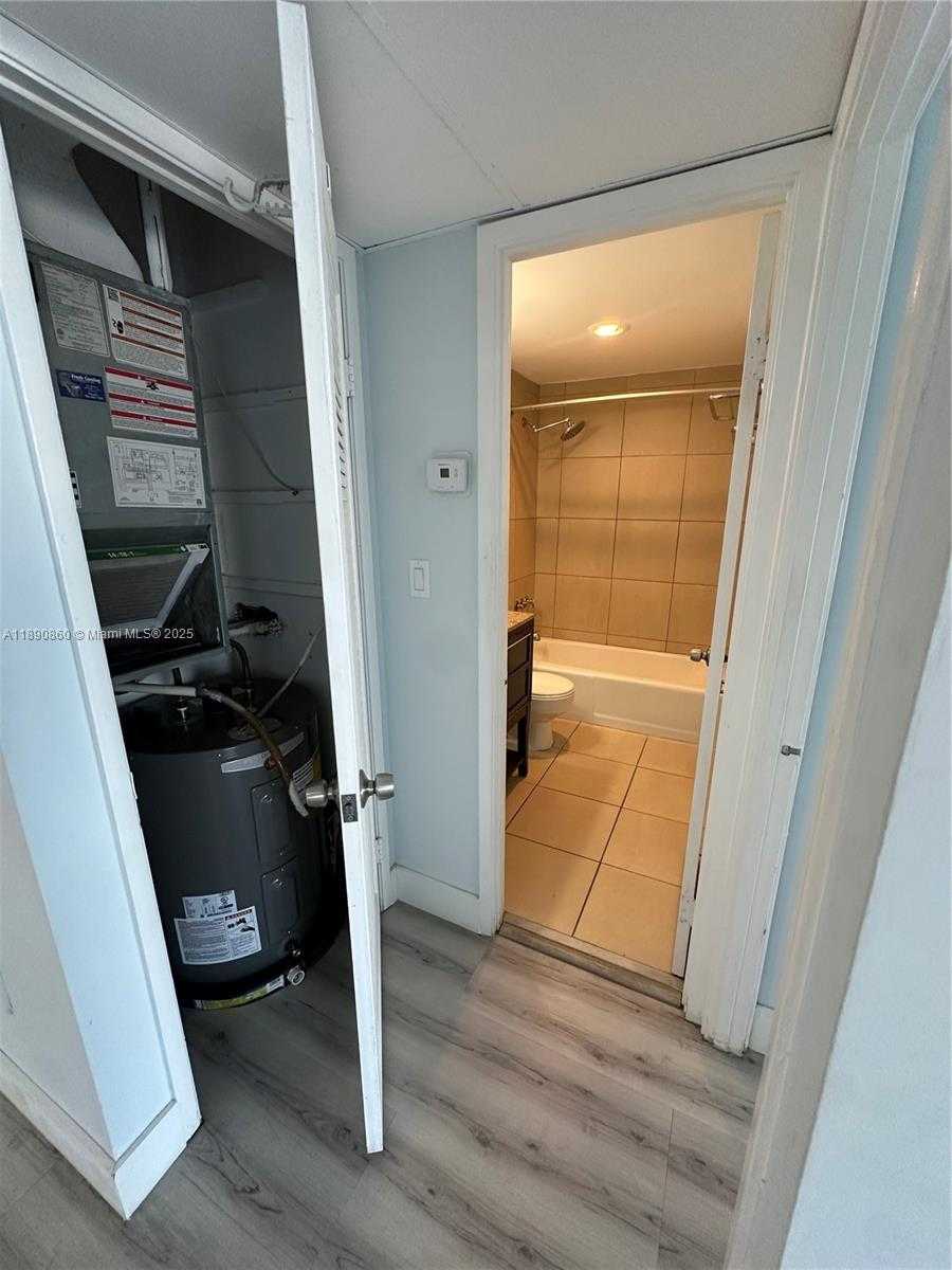 Small Image of 400 KINGS POINT DR #614, Sunny Isles Beach Number 9