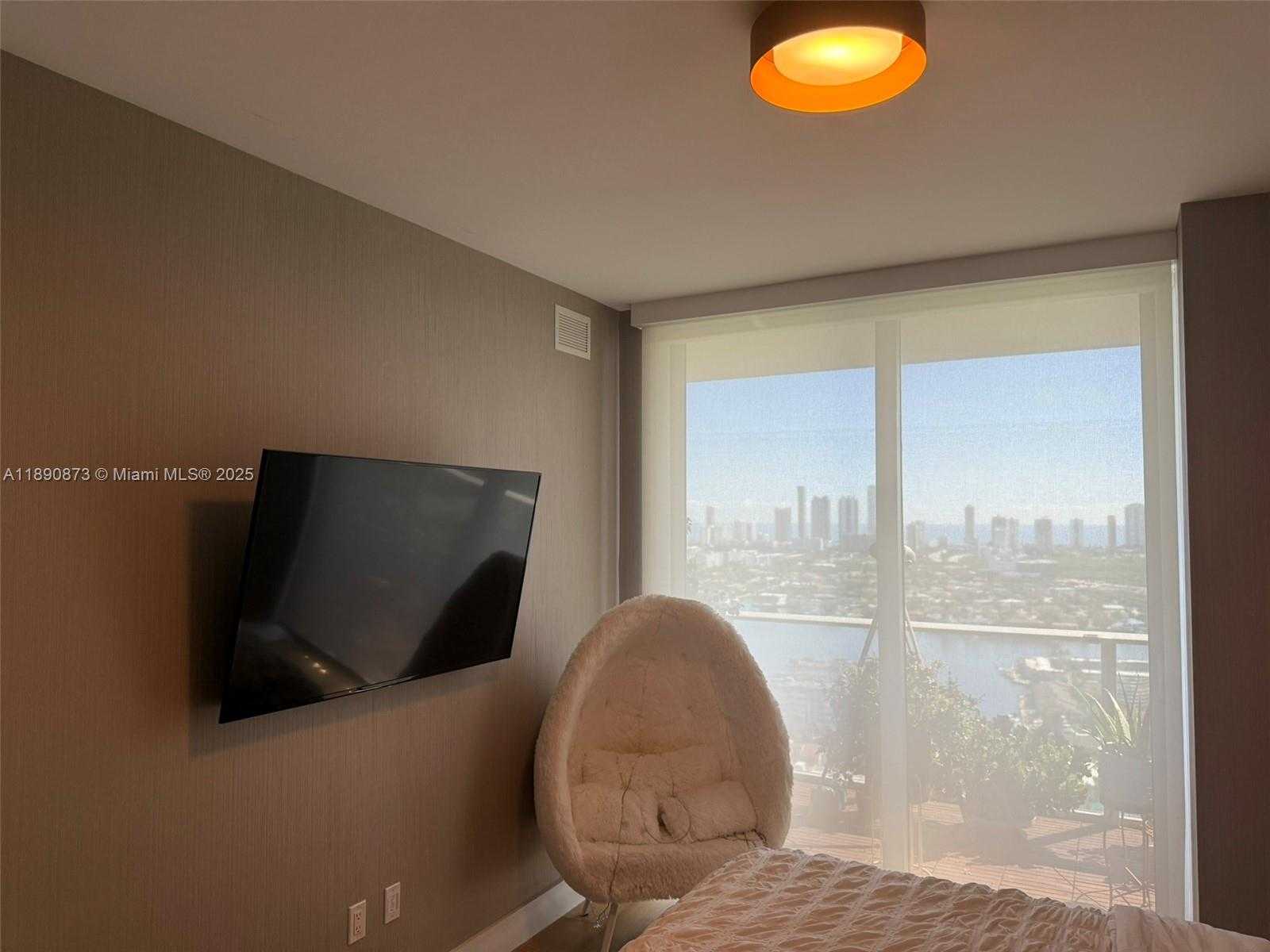 Small Image of 16385 BISCAYNE BLVD #3018, North Miami Beach Number 11