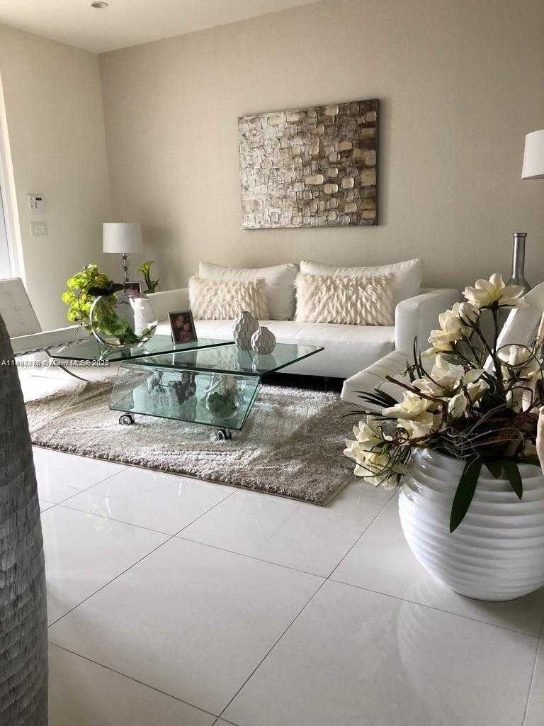 Small Image of 10422 NORTH WEST 64TH TER, Doral Number 7