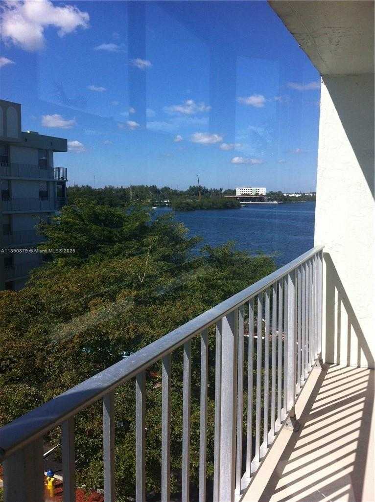 Small Image of 16558 NORTH EAST 26TH AVE #5I, North Miami Beach Number 4