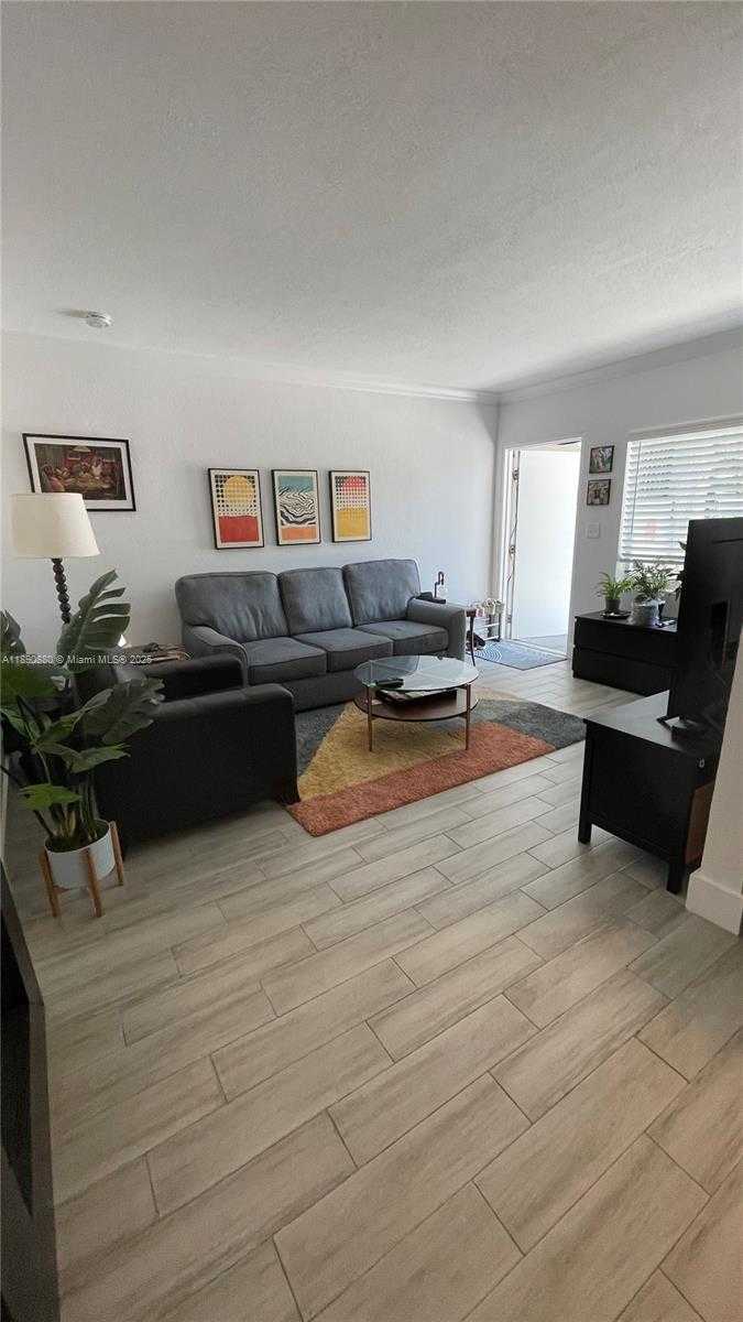 Small Image of 95 EDGEWATER DR #104, Coral Gables Number 2