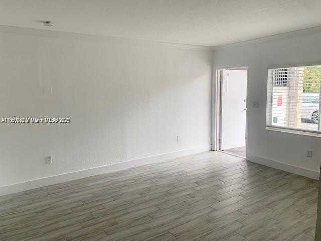 Small Image of 95 EDGEWATER DR #104, Coral Gables Number 5