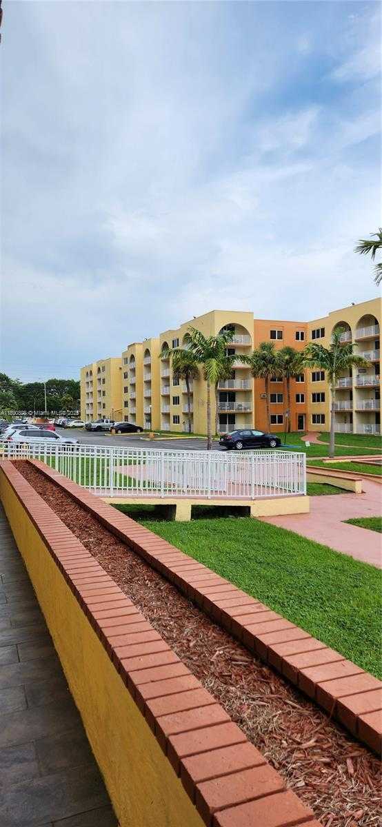 Small Image of 7000 NORTH WEST 186TH ST #4-324, Hialeah Number 3