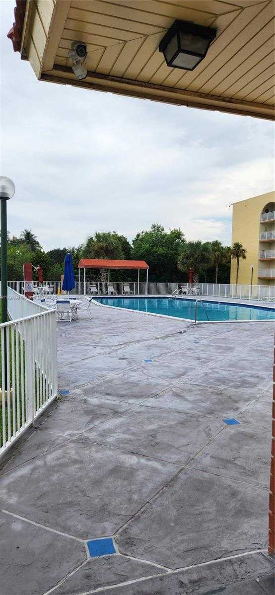 Small Image of 7000 NORTH WEST 186TH ST #4-324, Hialeah Number 5