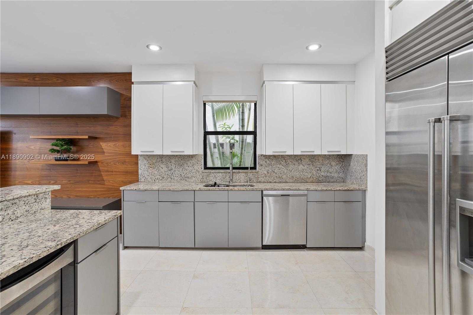 Small Image of 9910 NORTH WEST 86TH TER, Doral Number 6