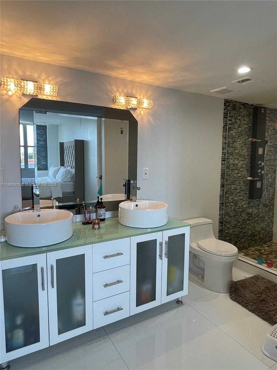 Small Image of 16570 NORTH EAST 26TH AVE #5H, North Miami Beach Number 11