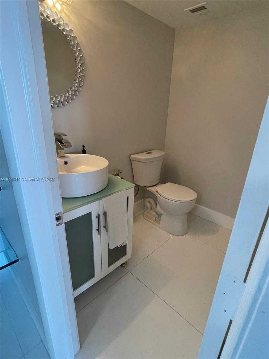 Small Image of 16570 NORTH EAST 26TH AVE #5H, North Miami Beach Number 6