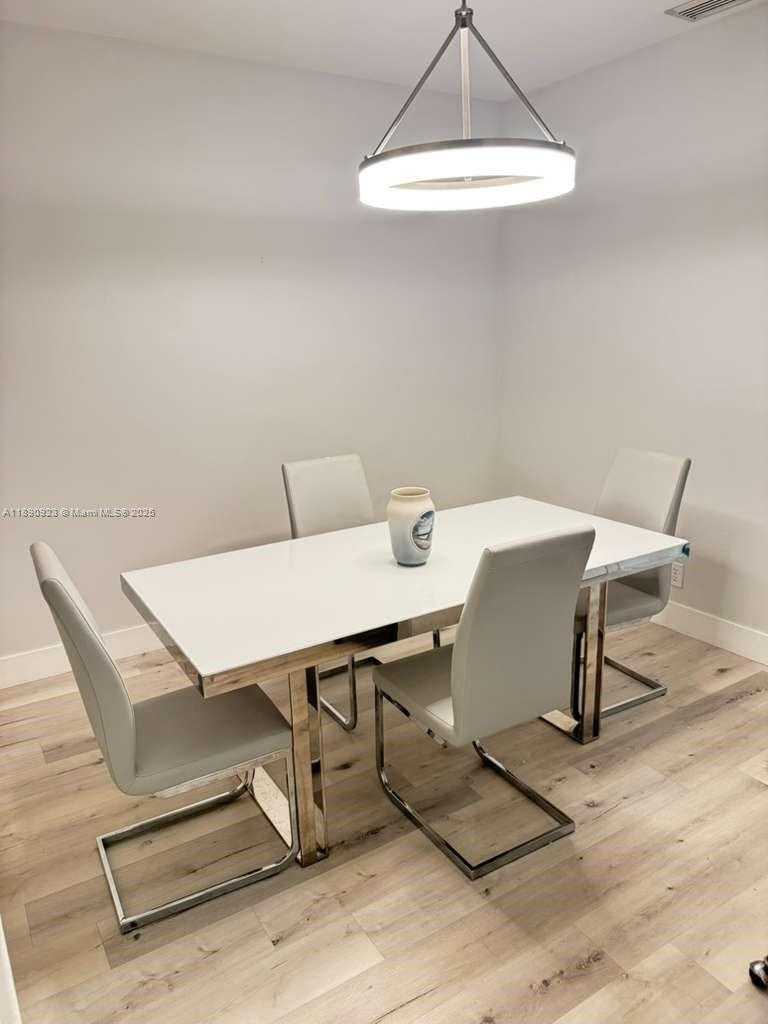 Small Image of 925 BRIAR RIDGE RD, Weston Number 13