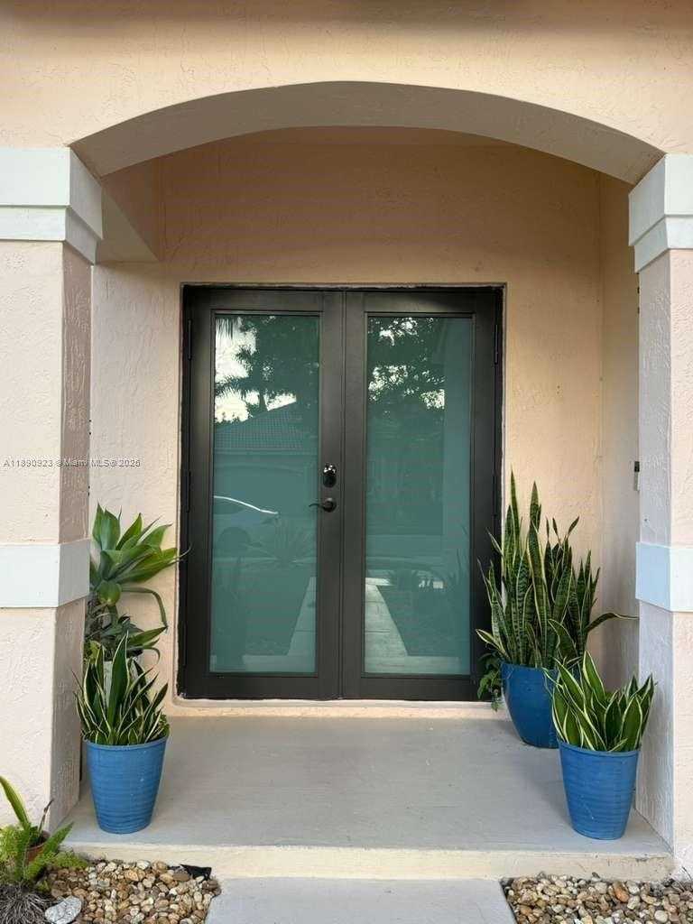 Small Image of 925 BRIAR RIDGE RD, Weston Number 3