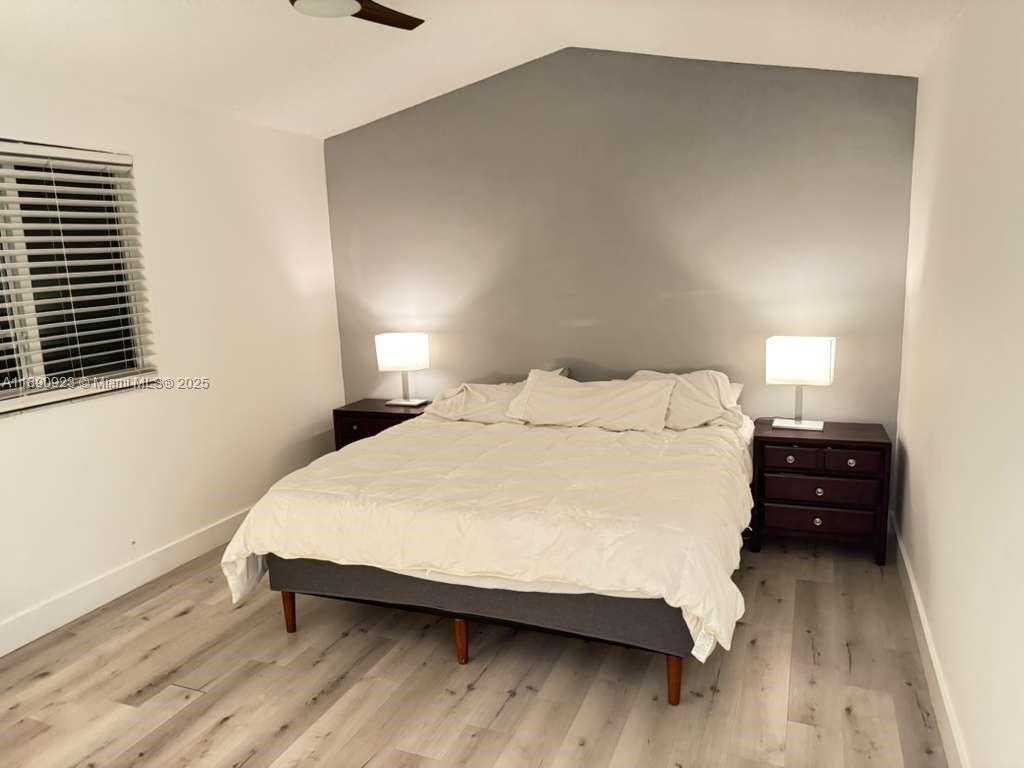 Small Image of 925 BRIAR RIDGE RD, Weston Number 5
