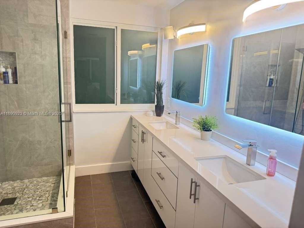 Small Image of 925 BRIAR RIDGE RD, Weston Number 9