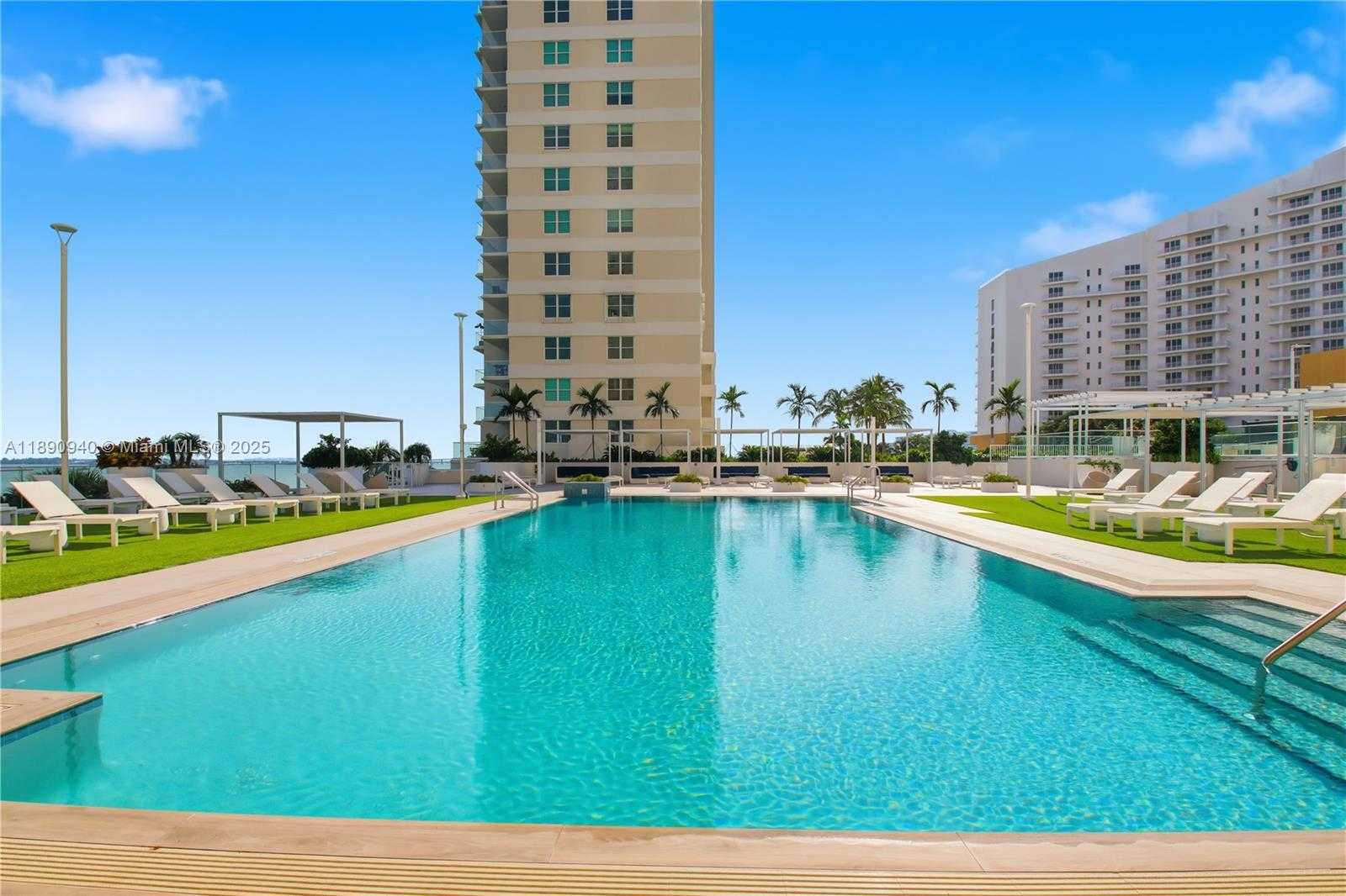 Small Image of 770 CLAUGHTON ISLAND DR #510, Miami Number 12