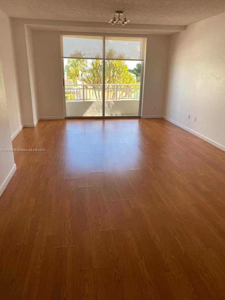 Small Image of 770 CLAUGHTON ISLAND DR #510, Miami Number 2