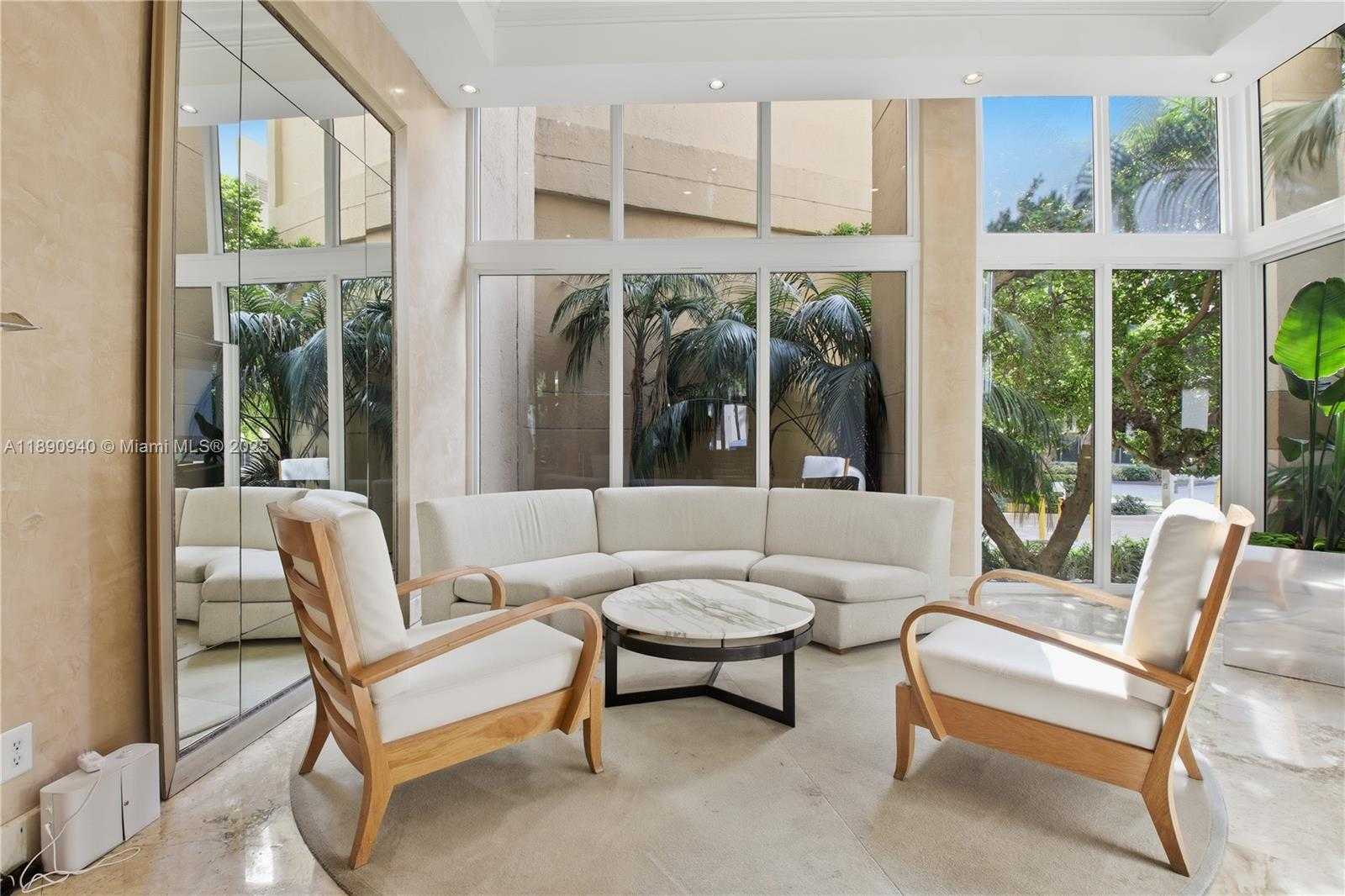 Small Image of 770 CLAUGHTON ISLAND DR #510, Miami Number 25