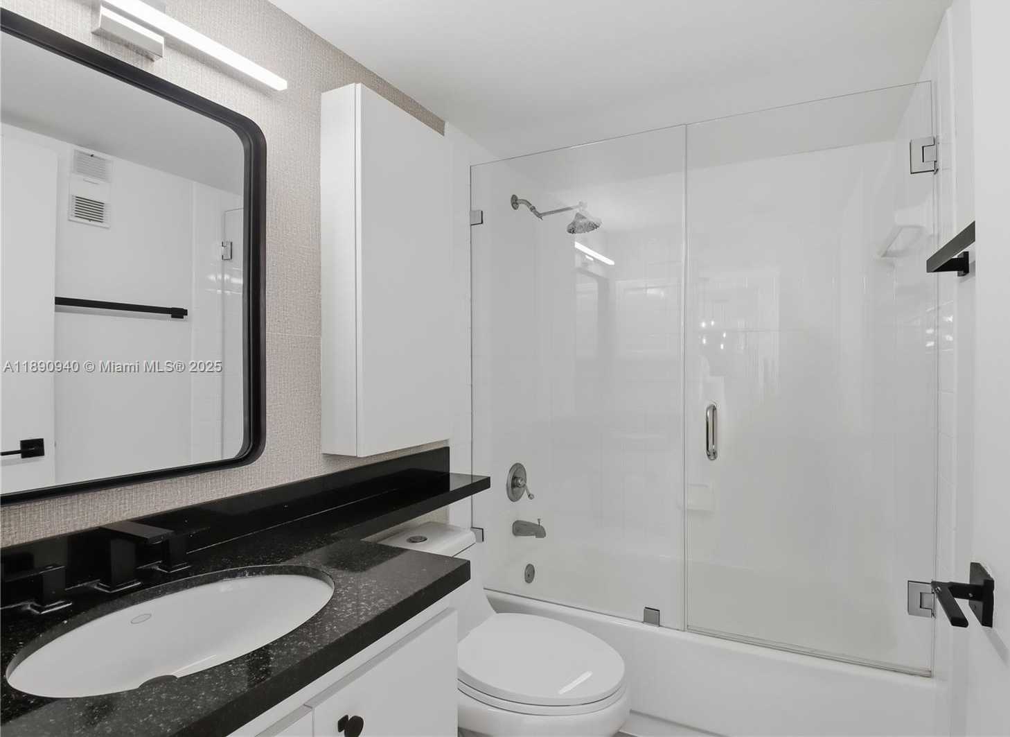 Small Image of 770 CLAUGHTON ISLAND DR #510, Miami Number 9