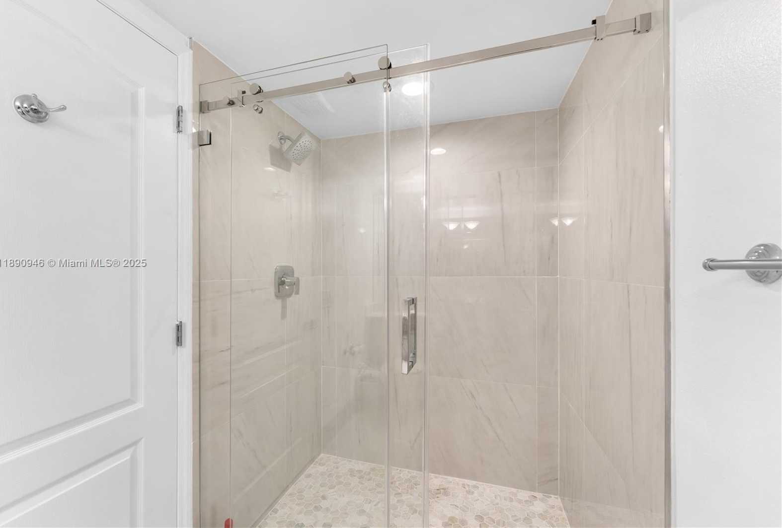 Small Image of 1800 SUNSET HARBOUR DR #1007, Miami Beach Number 11