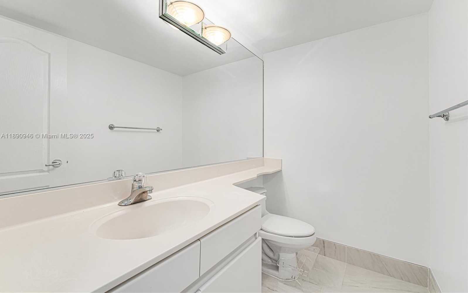 Small Image of 1800 SUNSET HARBOUR DR #1007, Miami Beach Number 13