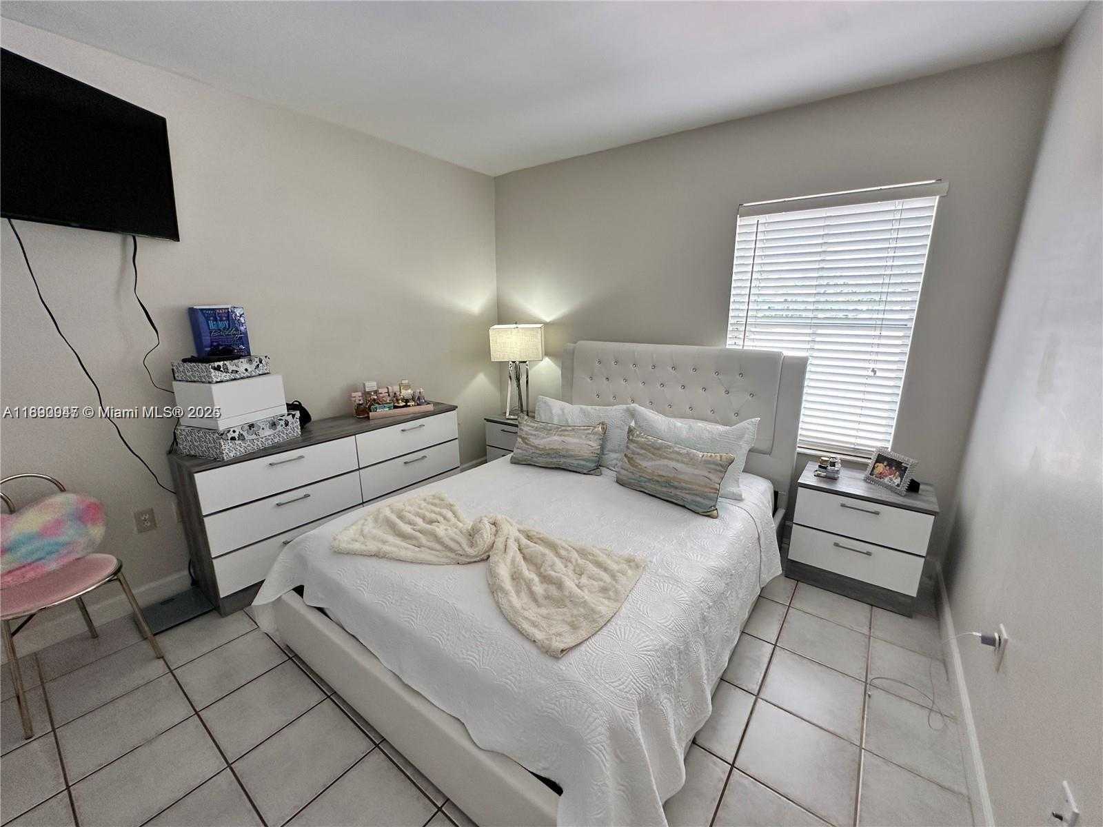 Small Image of 12972 NORTH WEST 10TH ST, Miami Number 14