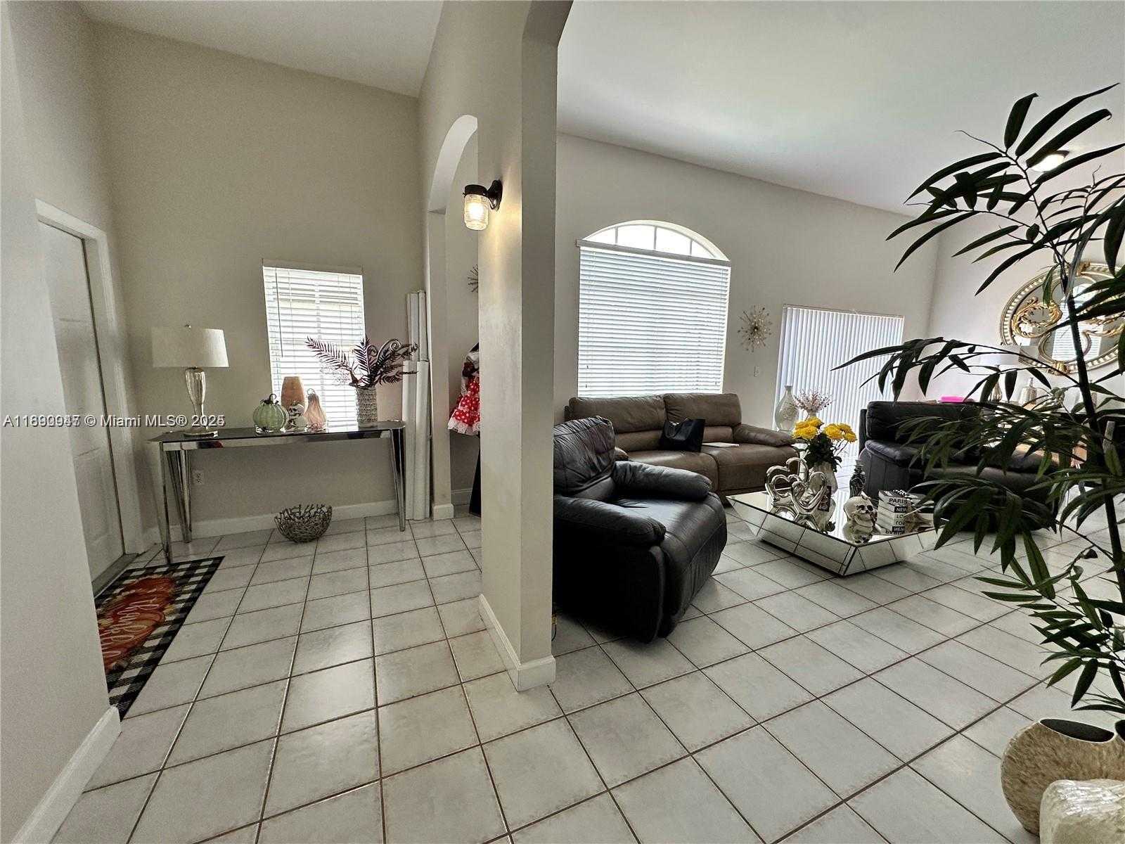 Small Image of 12972 NORTH WEST 10TH ST, Miami Number 16