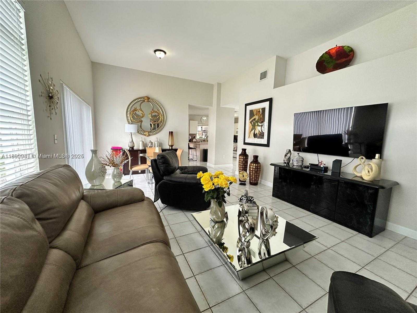 Small Image of 12972 NORTH WEST 10TH ST, Miami Number 4