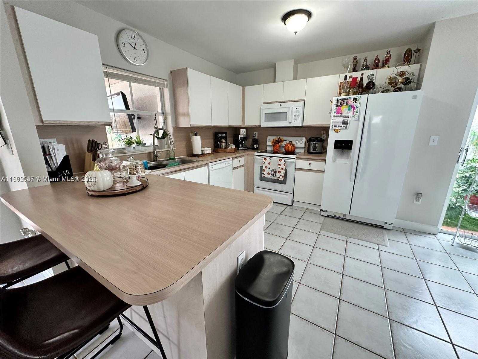 Small Image of 12972 NORTH WEST 10TH ST, Miami Number 5