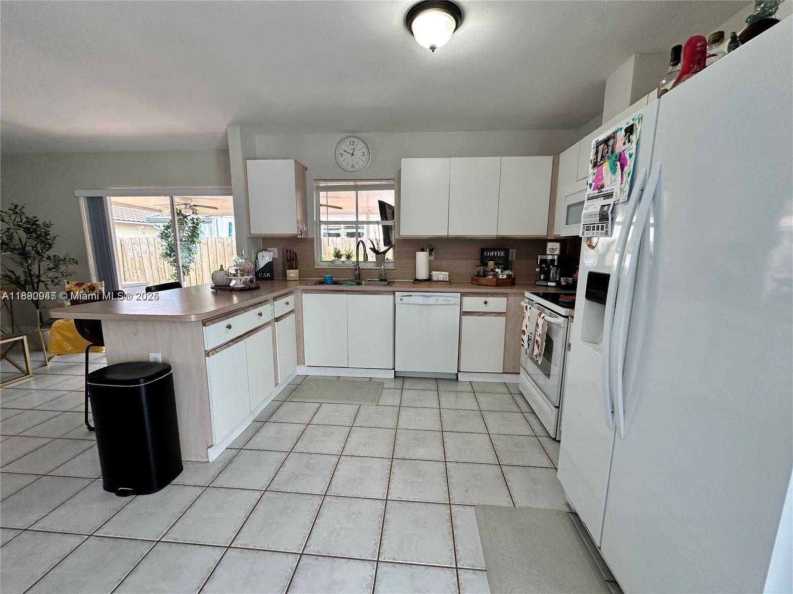 Small Image of 12972 NORTH WEST 10TH ST, Miami Number 9