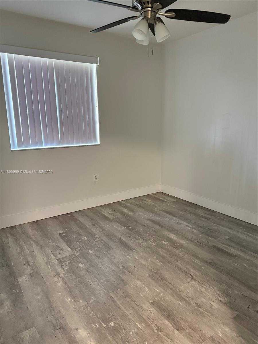 Small Image of 13905 SOUTH WEST 177TH TER #13905, Miami Number 11